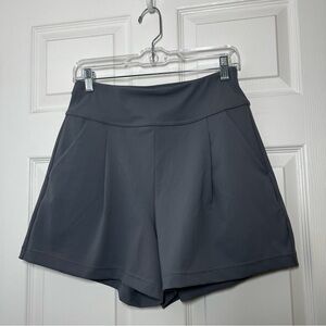 NWT HALARA Women's High Waist Gray Shorts Size Medium